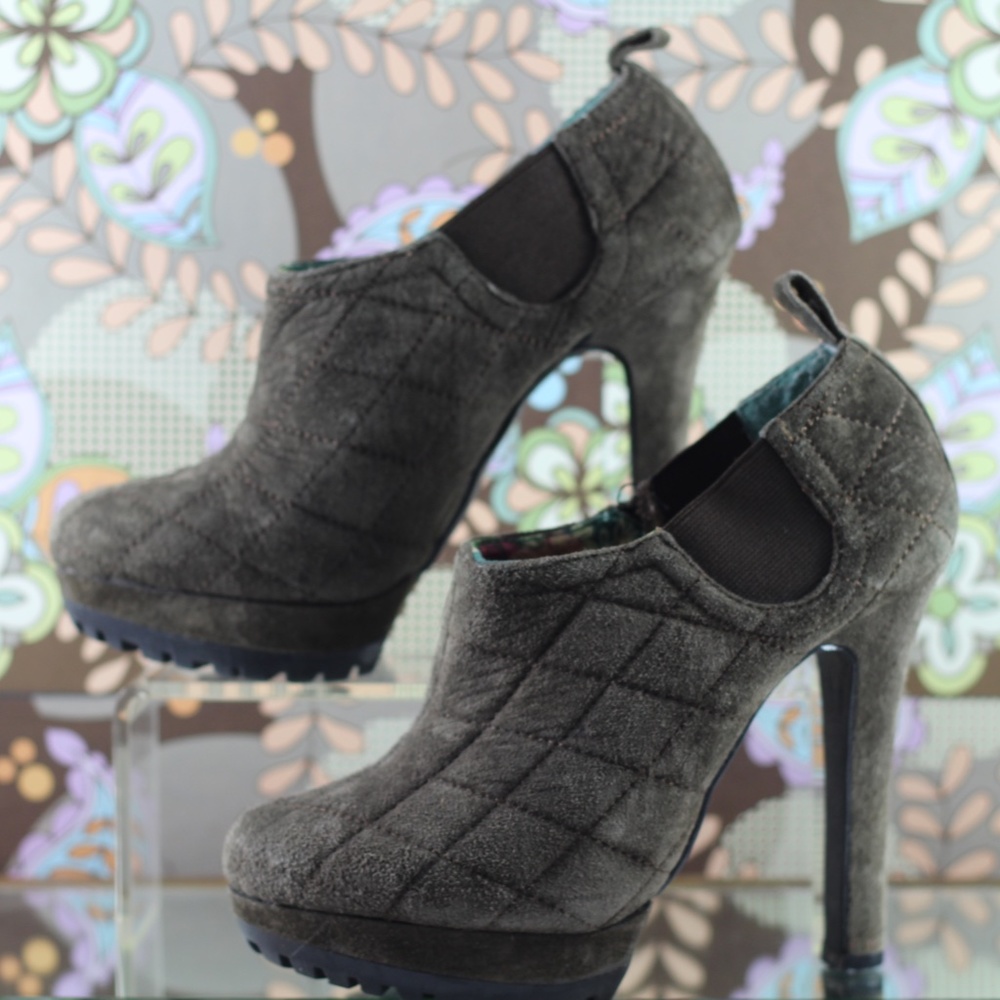 Rocket Dog suede booties